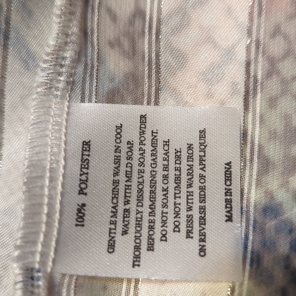 Ladies Blouse - Picture 4 of 4